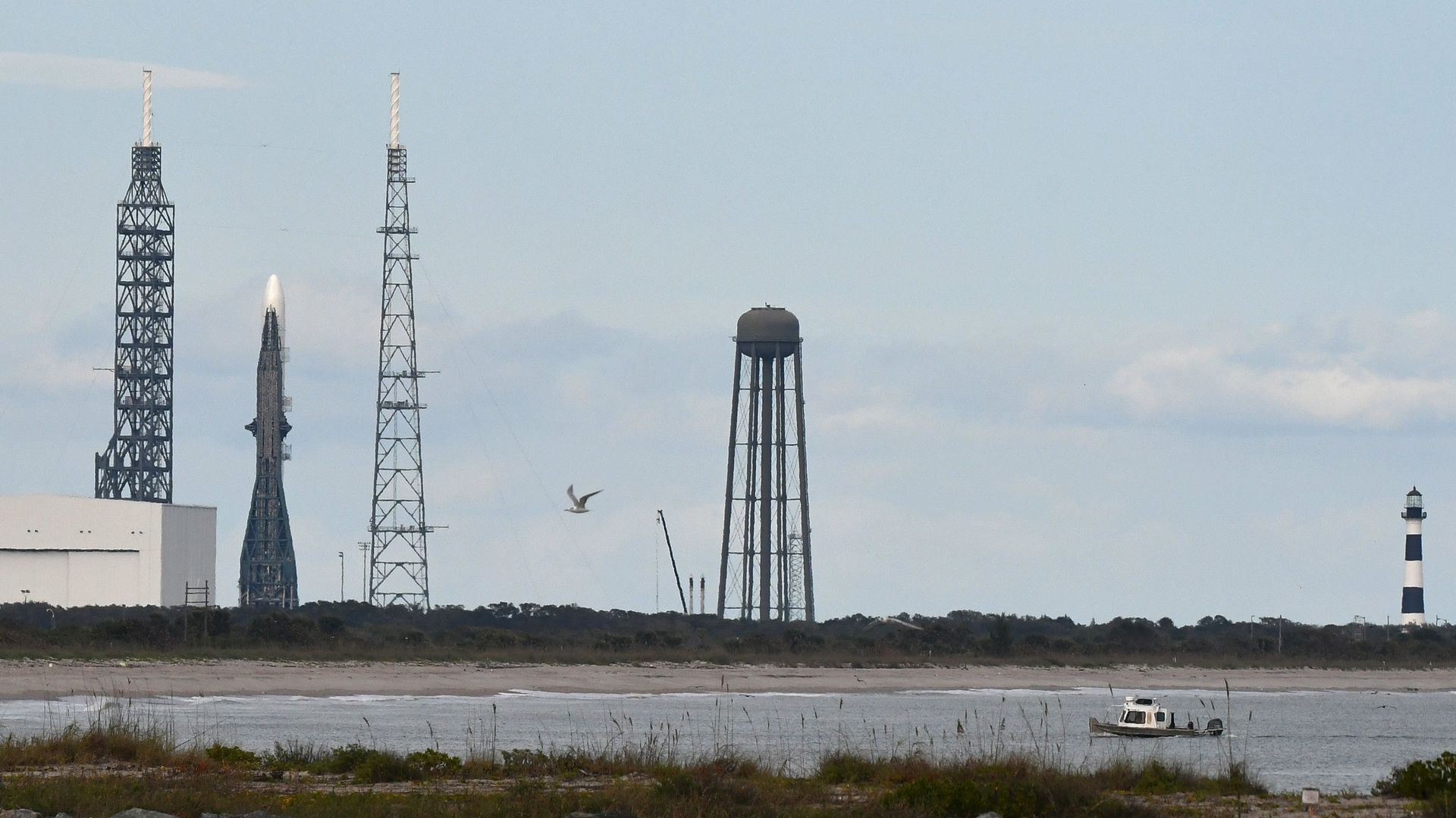 Bezos' Blue Origin cancels debut launch of New Glenn rocket