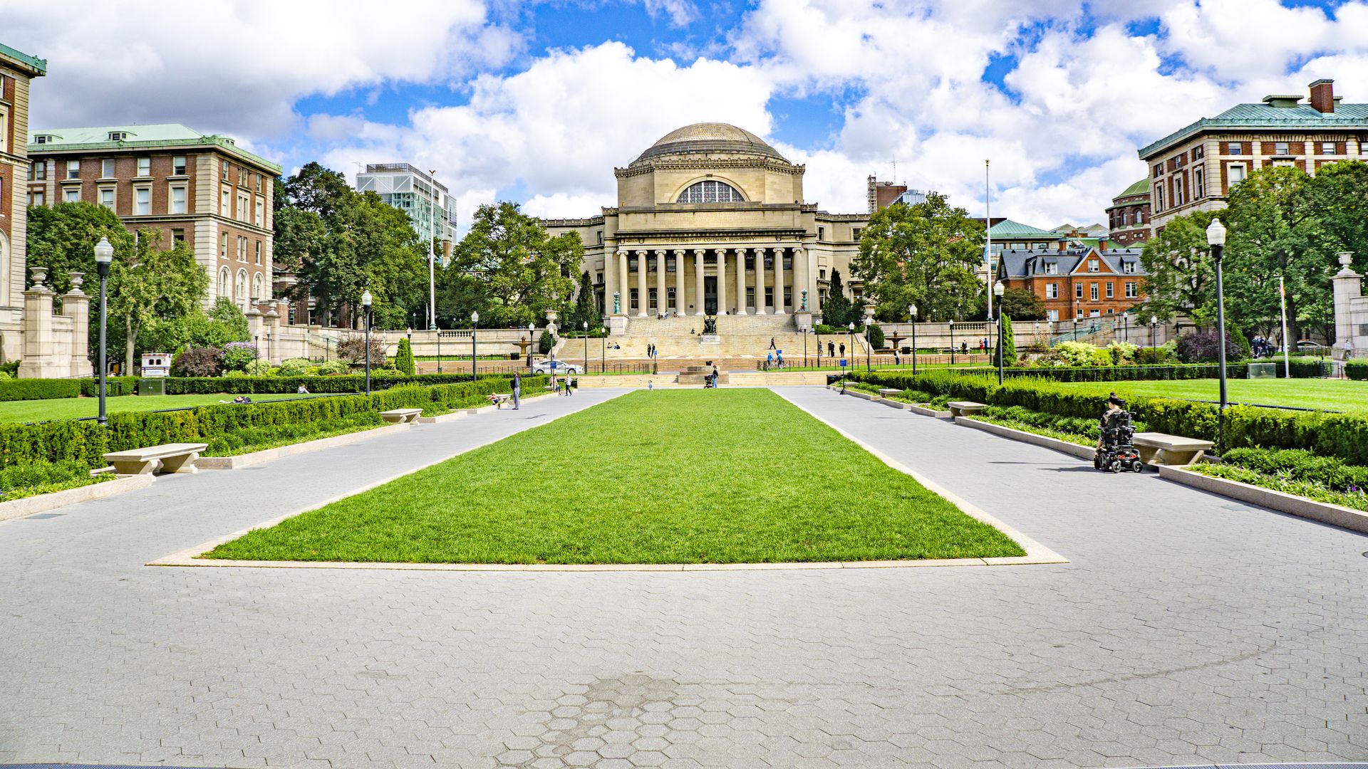 Low Memorial Library and Quad, Columbia University, New York City, New York, USA. 