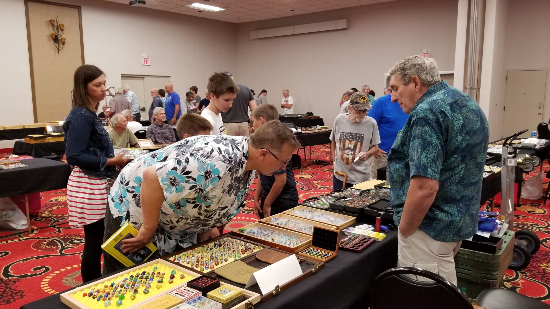 A photo of the Des Moines Marble Show.