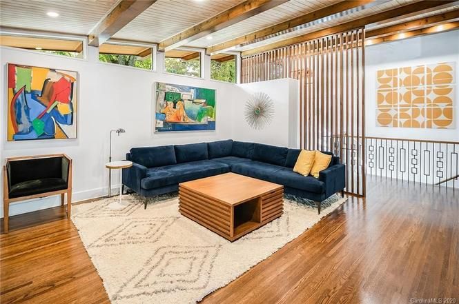 1412 Cavendish Ct living