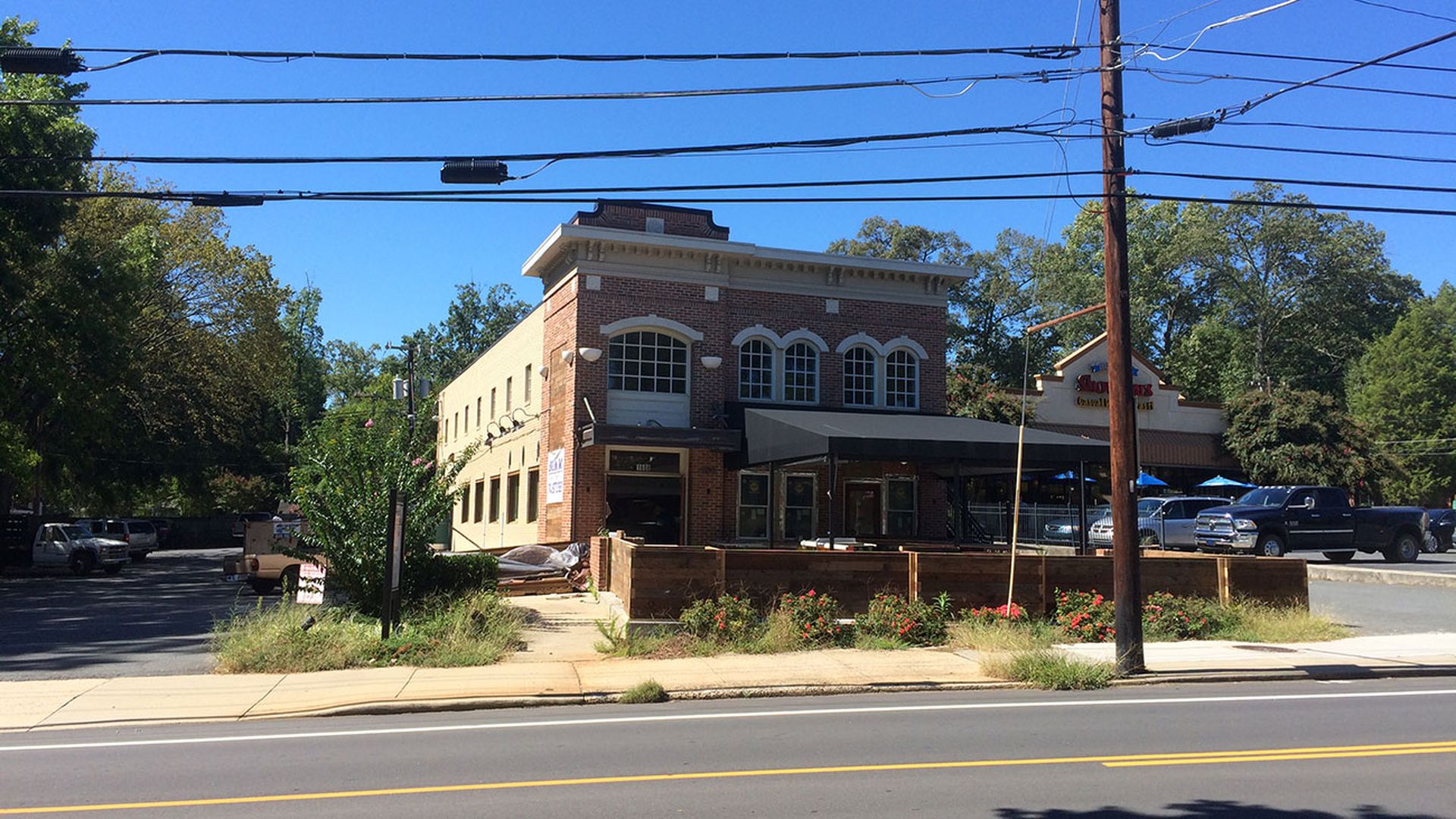 restaurant-on-east-blvd