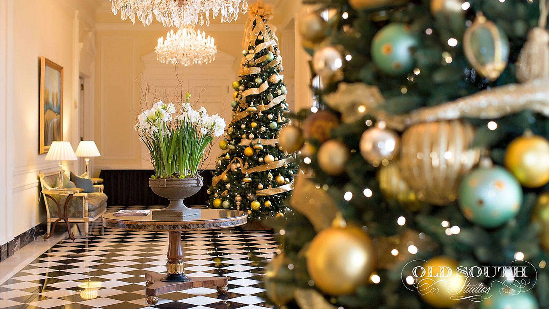 duke-mansion-holiday