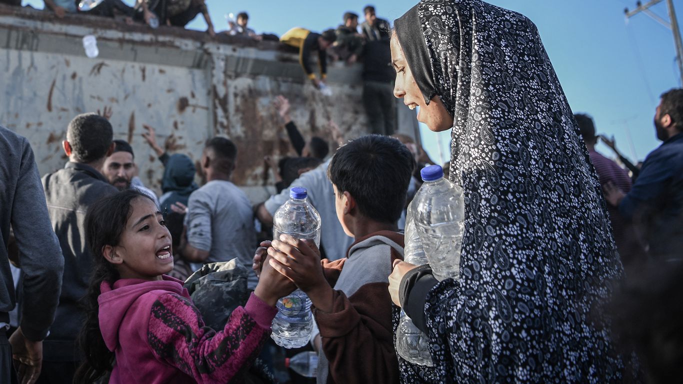 UN Security Council calls for aid boost to Gaza as conditions rapidly