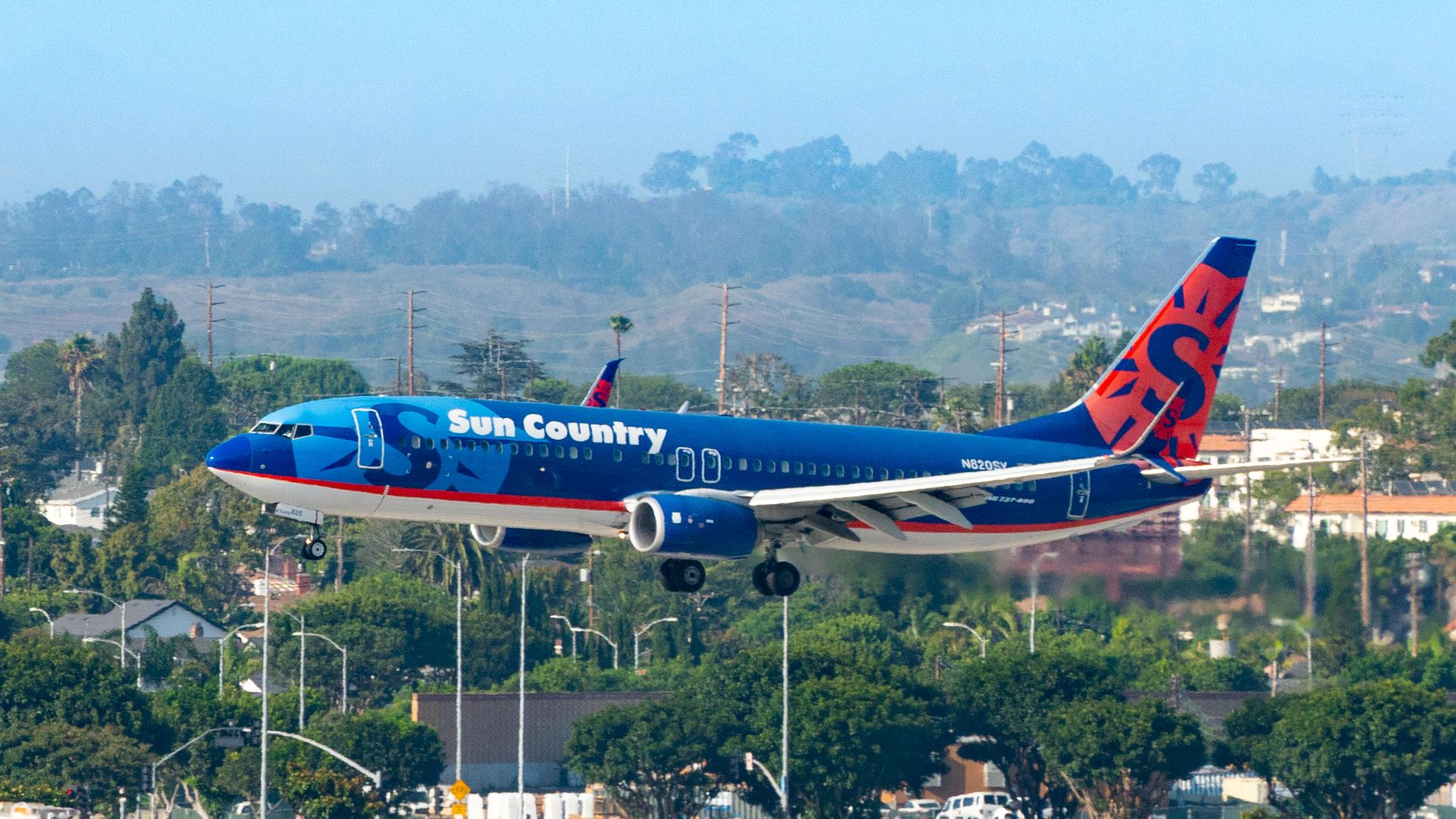 A Sun Country jet in Los Angeles