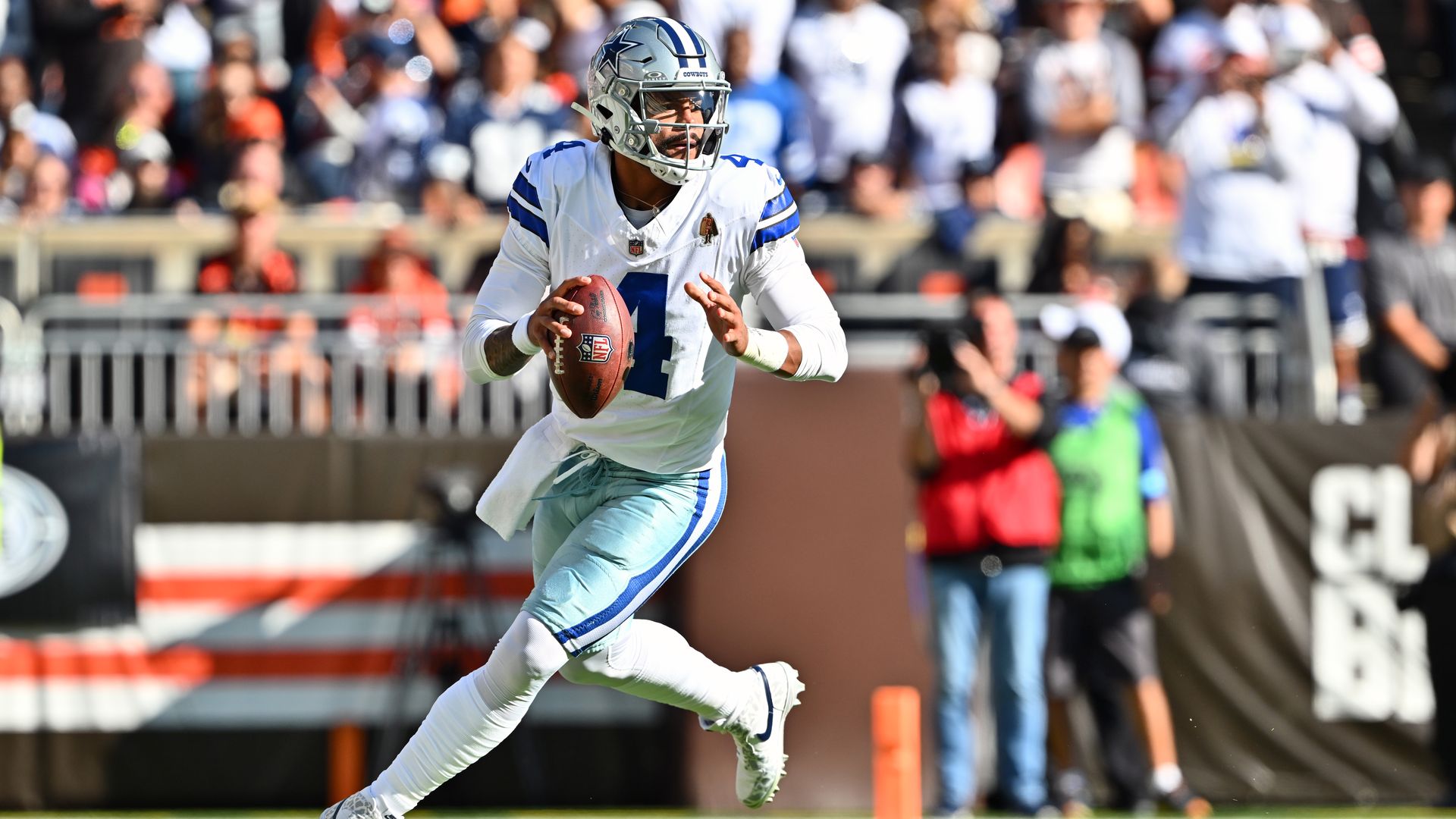 Dak Prescott about to throw the ball during the 2024 home opener in Cleveland