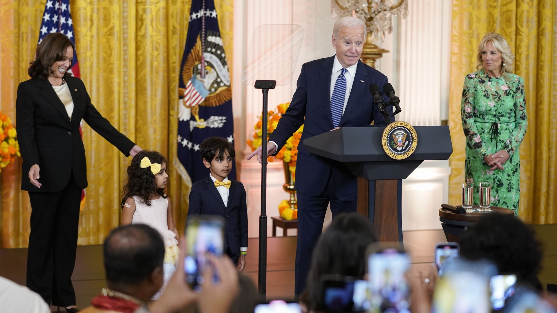 Kamala Harris with children and Biden