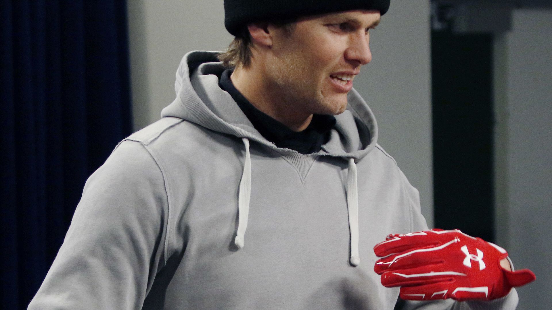 Tom Brady wearing gloves