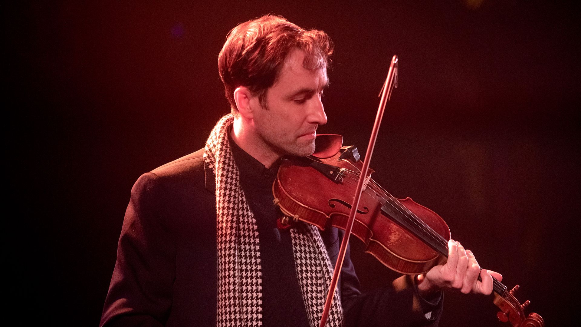 Andrew Bird plays violin