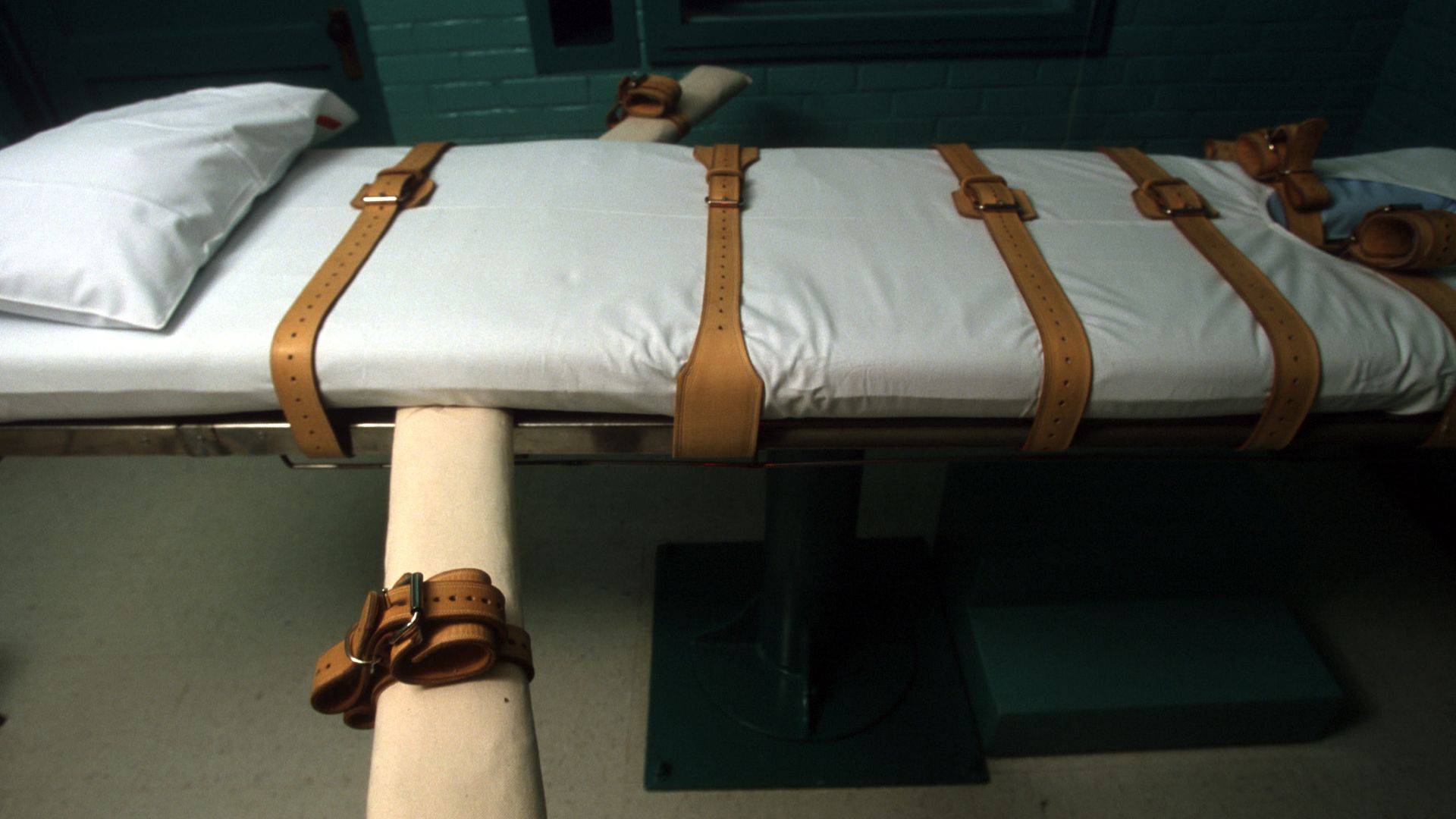 The Texas death chamber in Huntsville, TX, June 23, 2000 where Texas death row inmate Gary Graham was put to death by lethal injection on June 22, 2000.