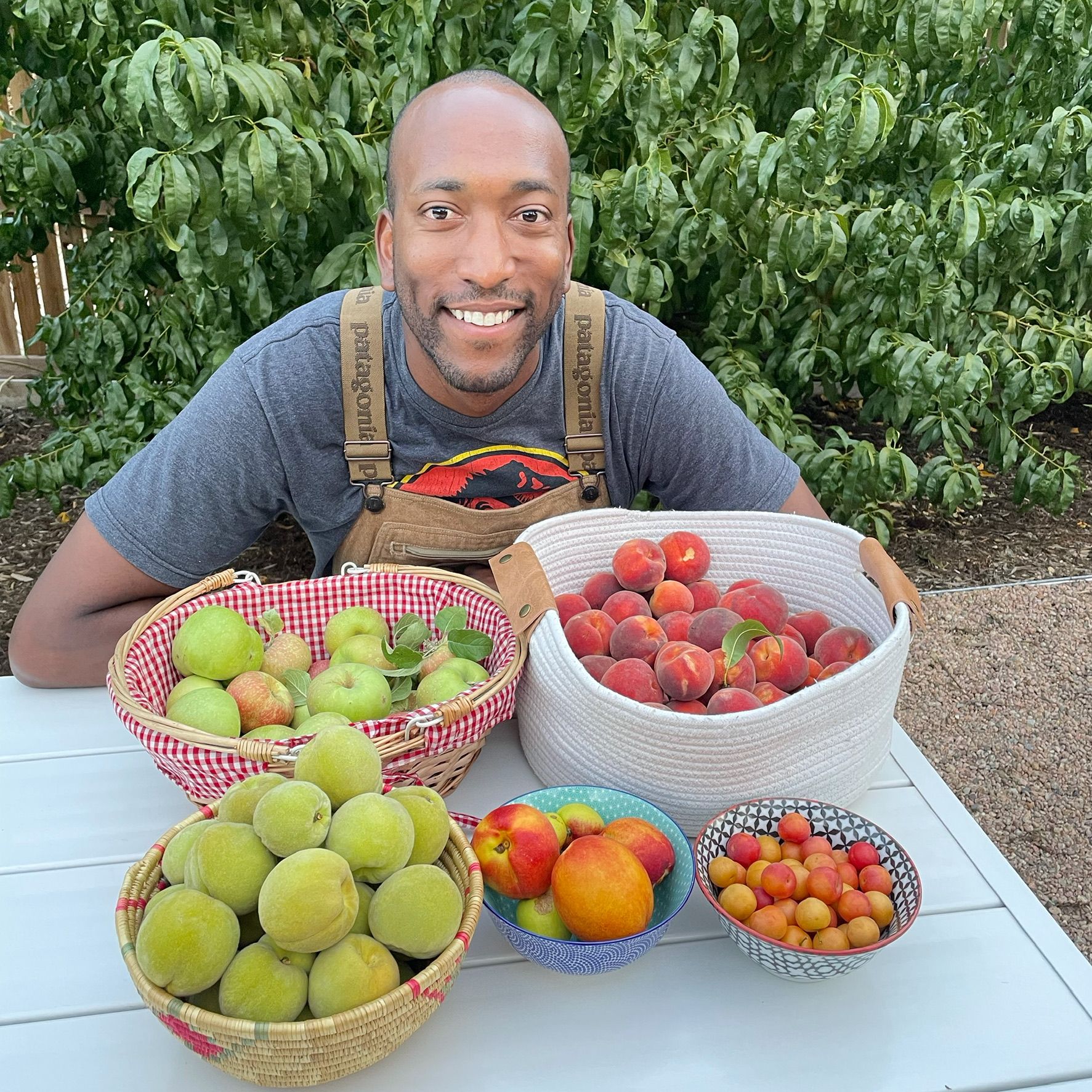 man with fresh fruits and vegtables