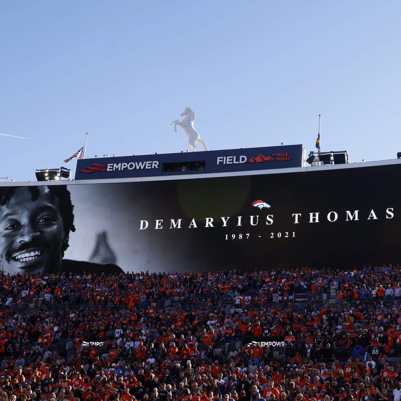 Denver Broncos honor Demaryius Thomas, dominating Detroit Lions - Axios  Denver