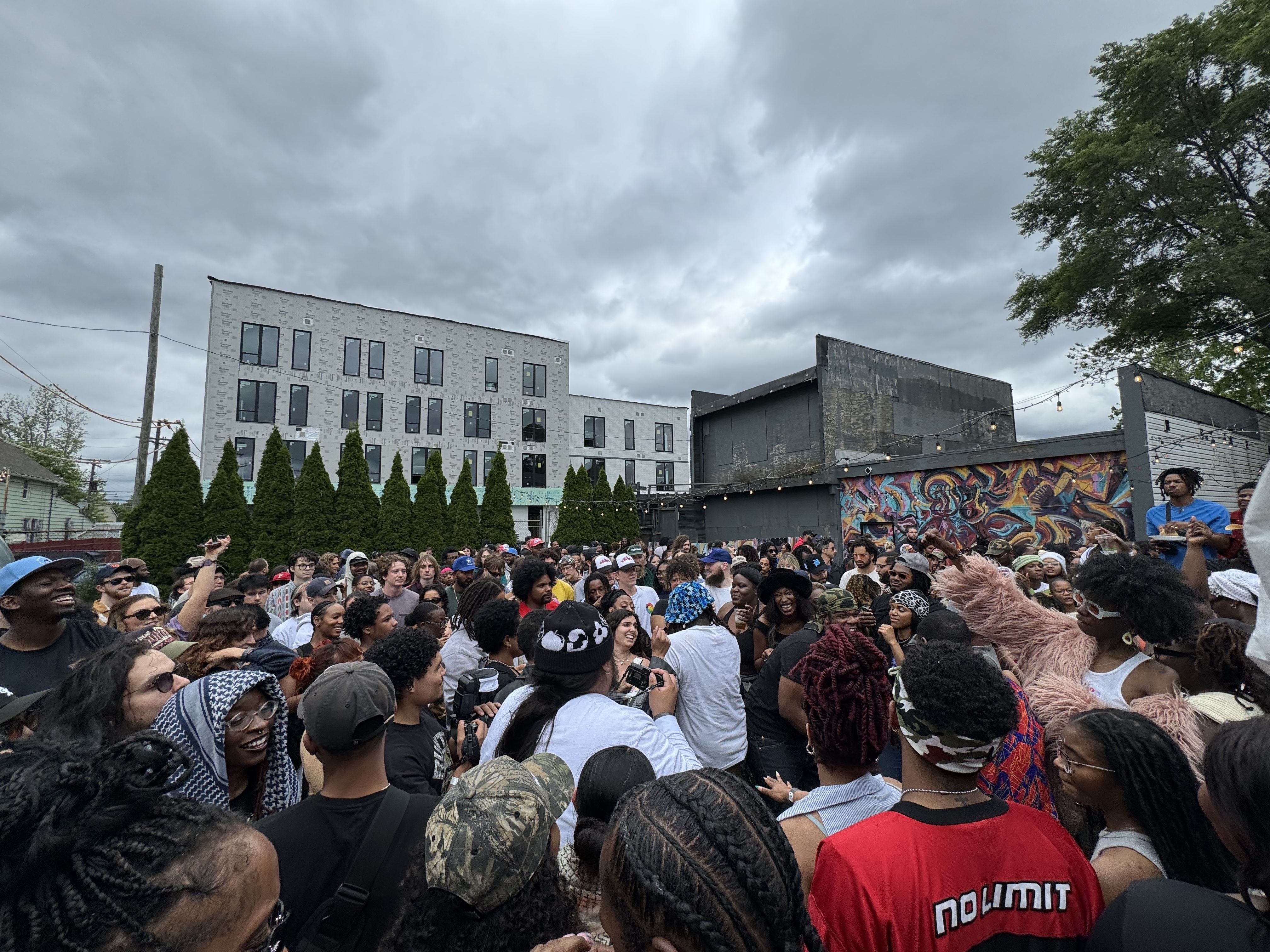 El Club's memorial day party attracted hundreds of local creatives.