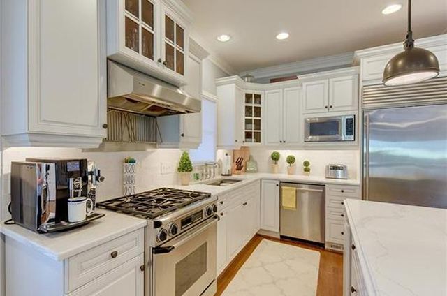 1709 Dilworth Rd W Unit D kitchen