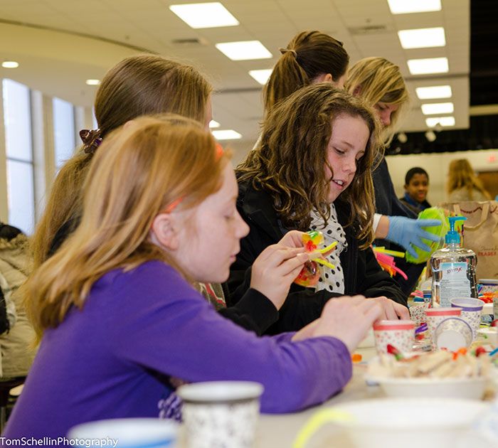 Children-Volunteer-at-MLK-Day-2014