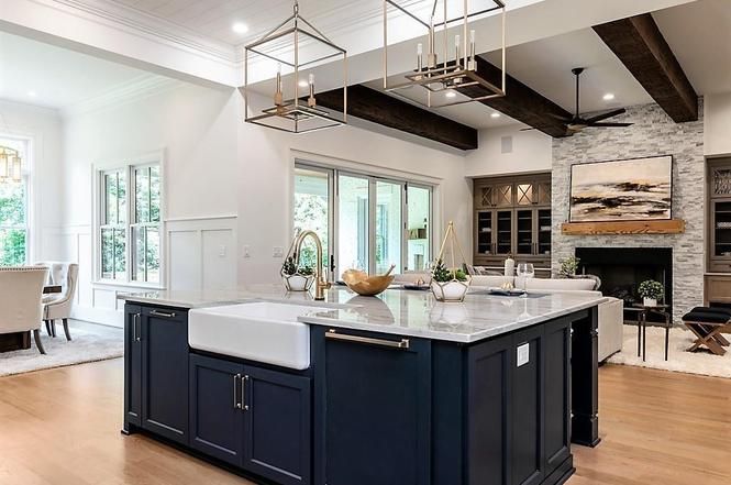 1144 Coddington Pl island