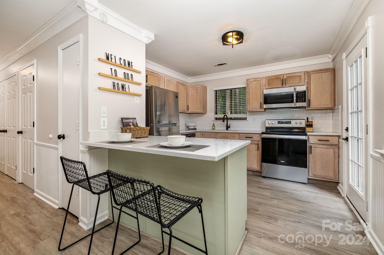 7226 Dorn Cir