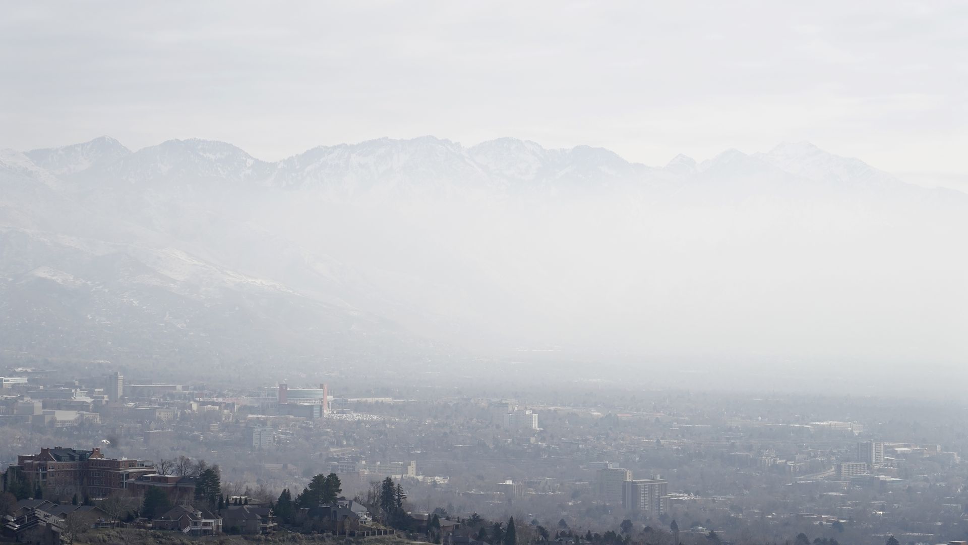Air pollution caused by a temperature inversion in Salt Lake City in January 2022. Photo: George Frey/Bloomberg via Getty Images