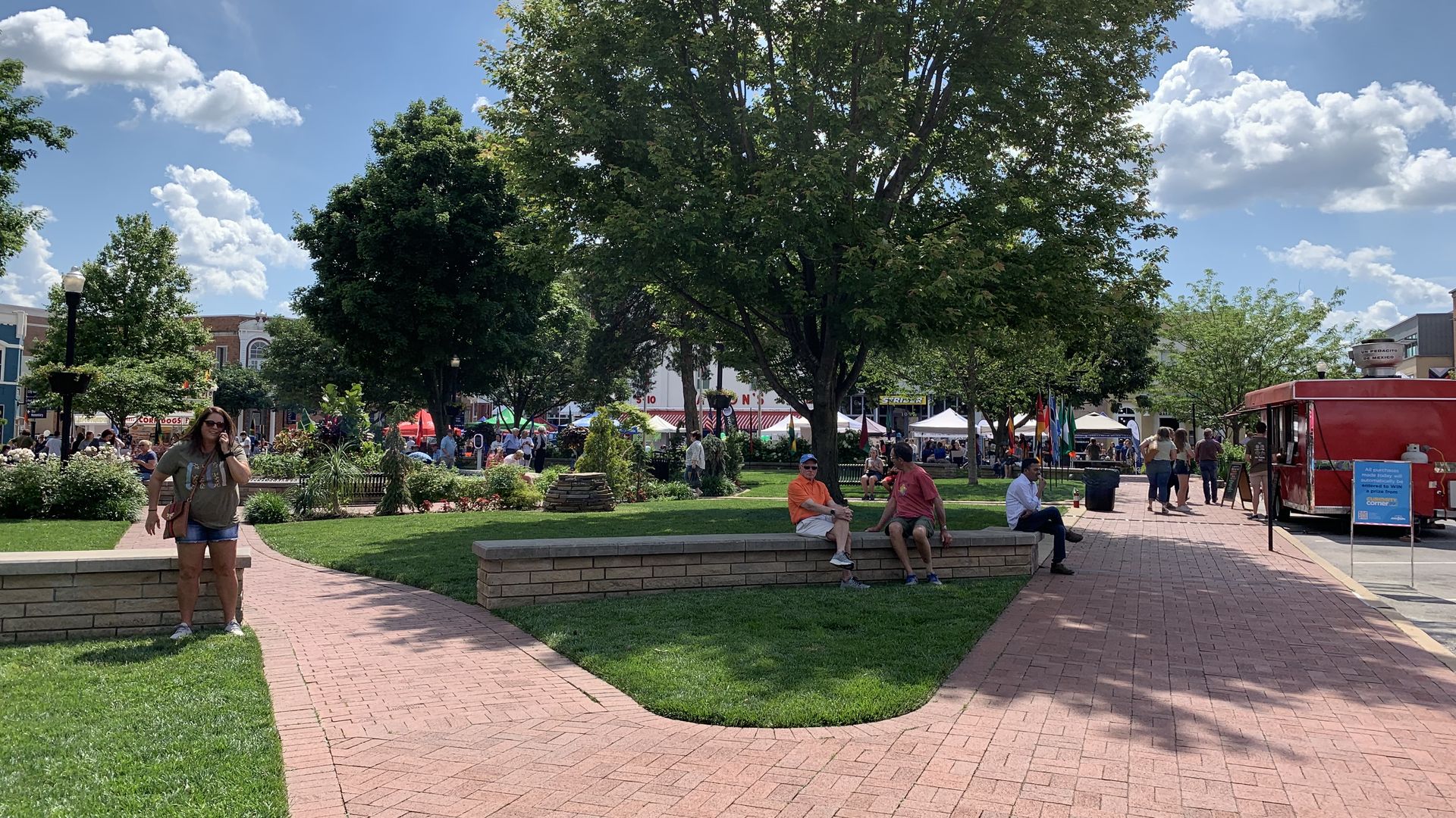 photo of downtown Bentonville