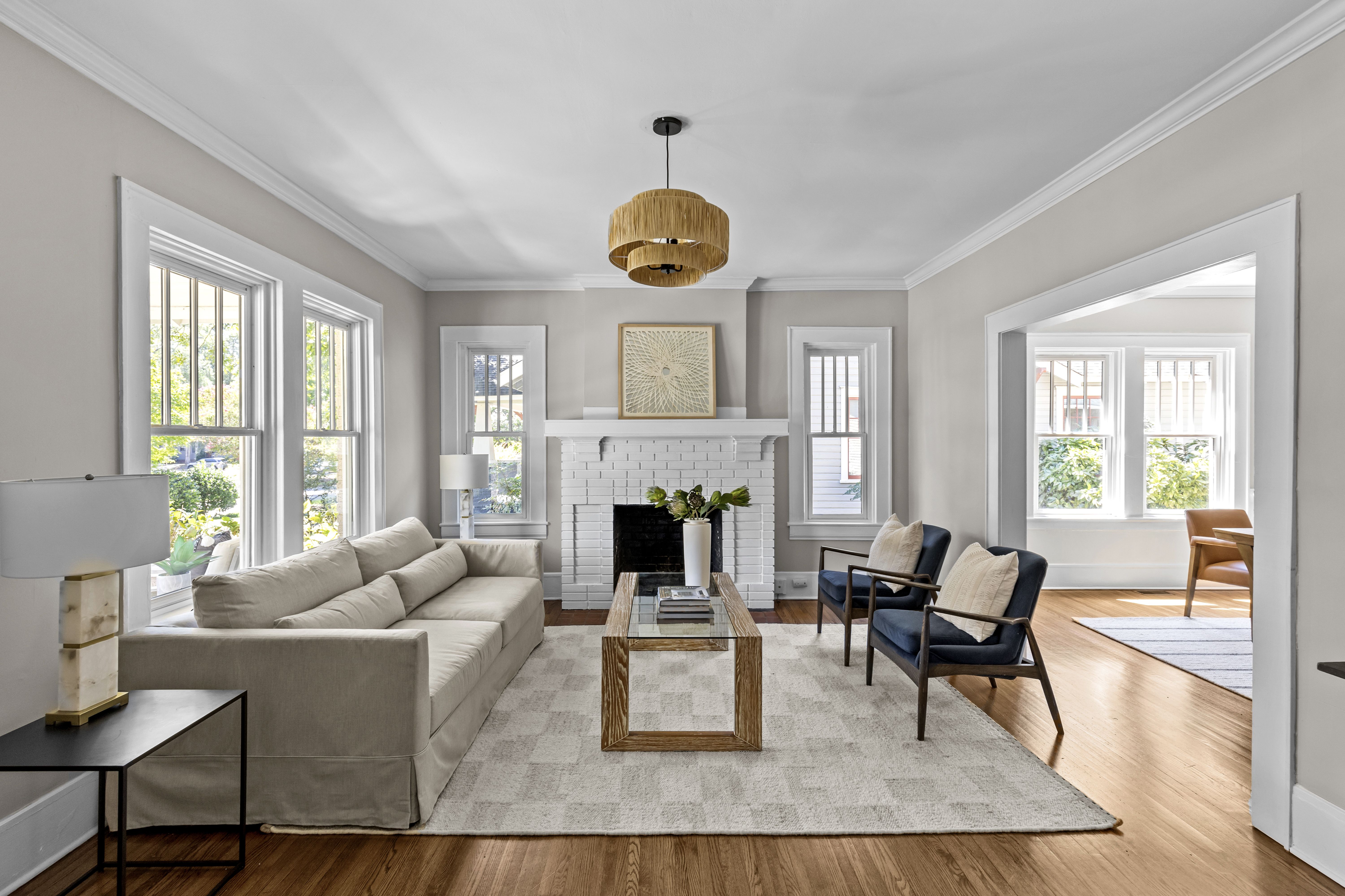 2219 The Plaza— $950,000