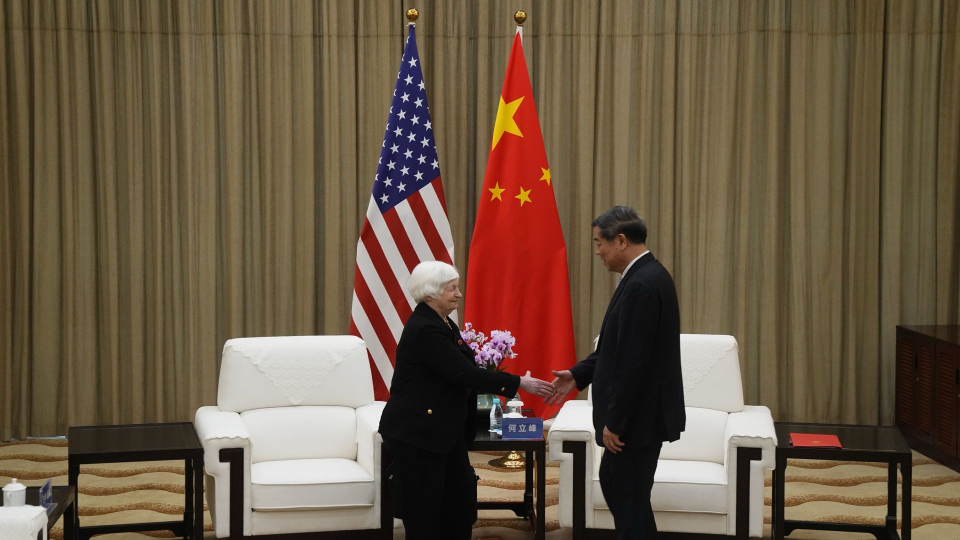 Yellen meets with top China economic official