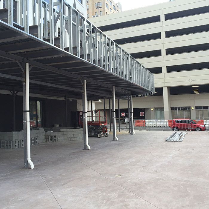 ink-'n-ivy-elevated-porch