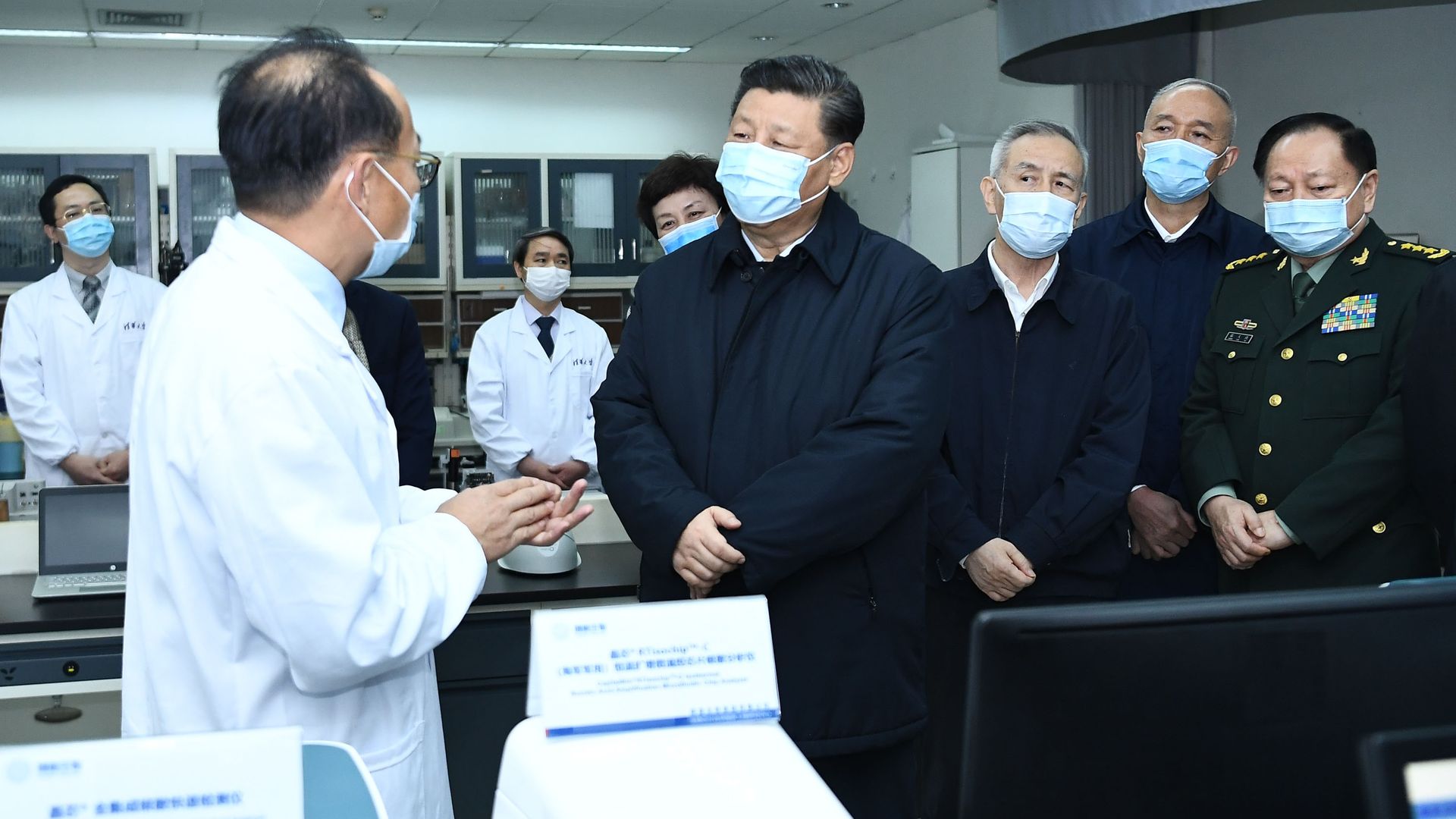 Chinese President Xi Jinping talking to scientists.