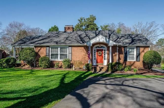 6000 Sharon Road exterior