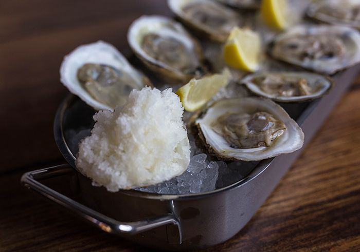 Oysters-&-Horseradish-Ice-at-hi-tide-poke-raw-bar-charlotte