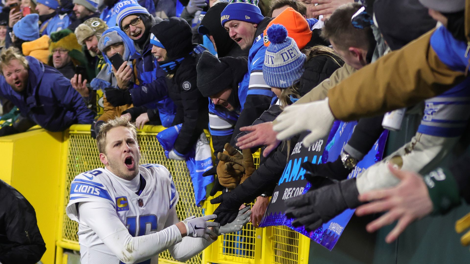 Detroit Lions fans completely take over Lambeau Field after beating Packers