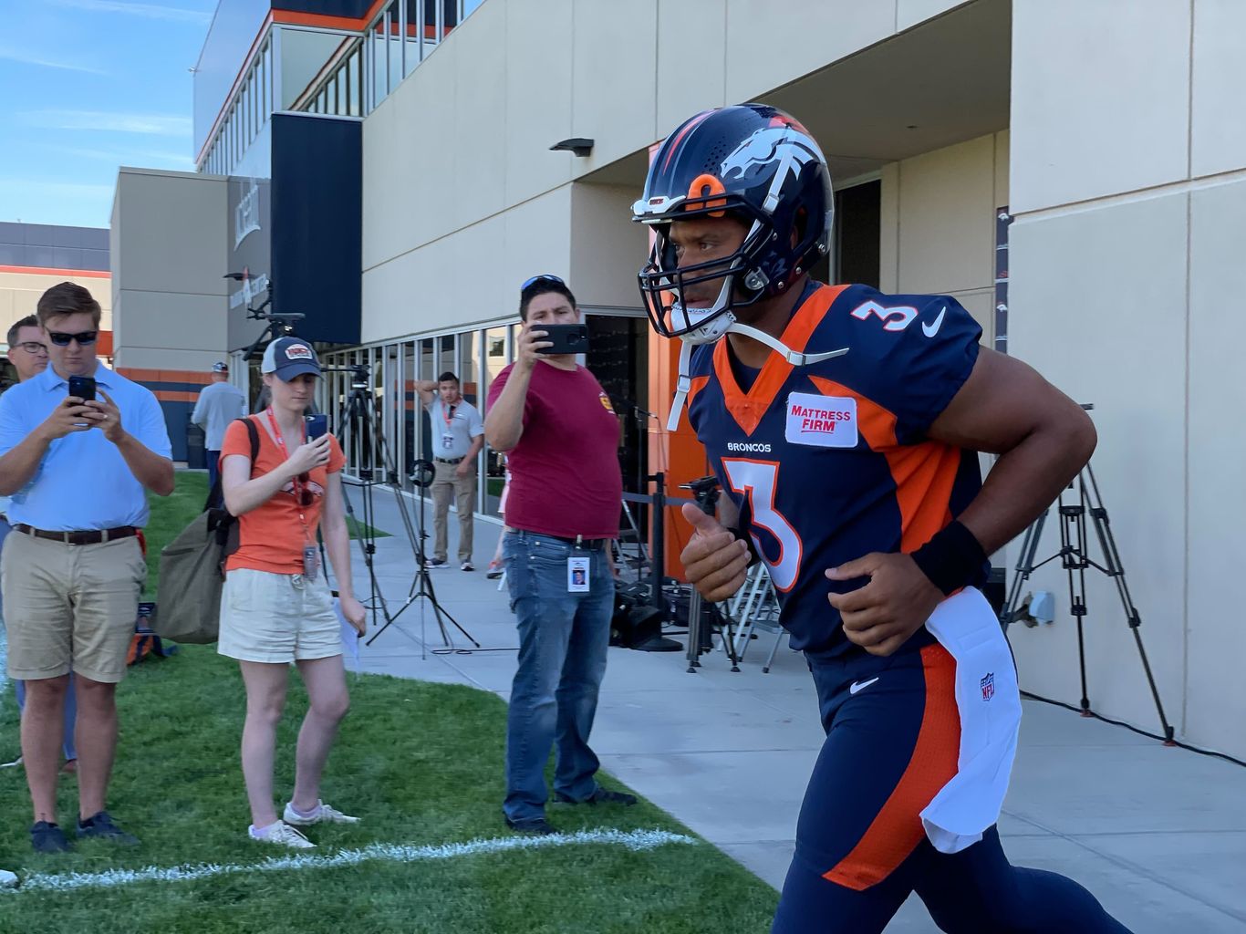 Russell Wilson Era begins for Denver Broncos back in Seattle - Sentinel  Colorado