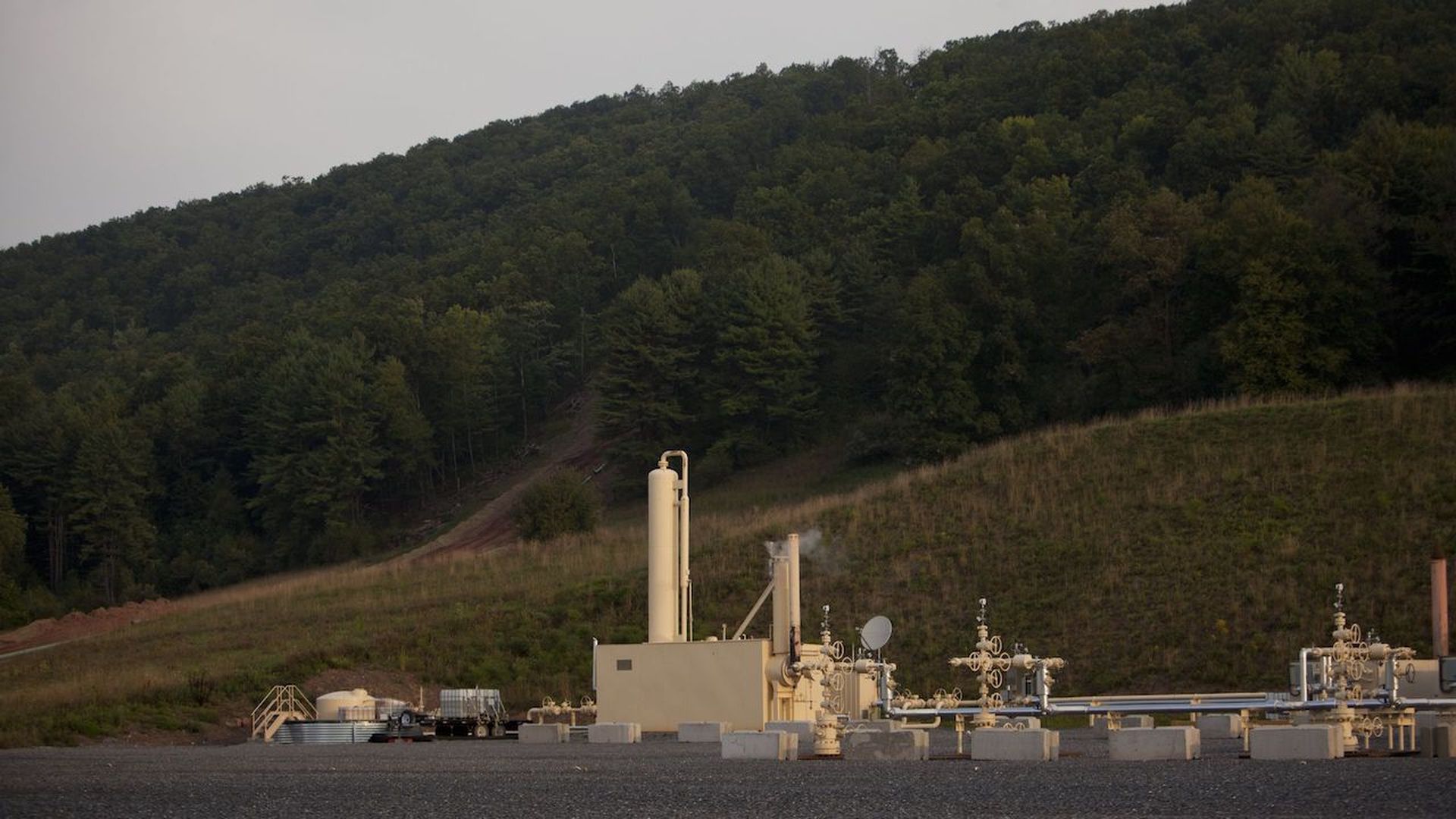 Photo of a natural gas filtration system.