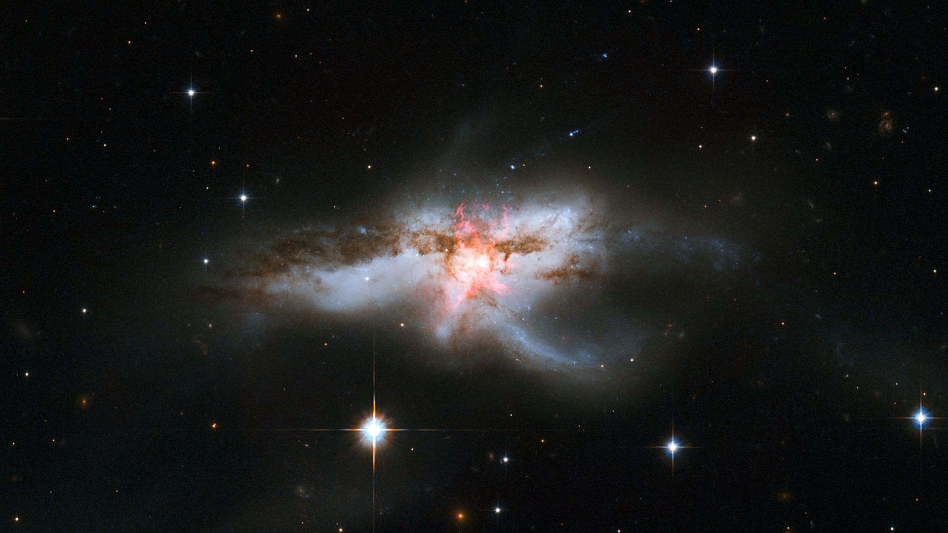 A galaxy with three supermassive black holes.