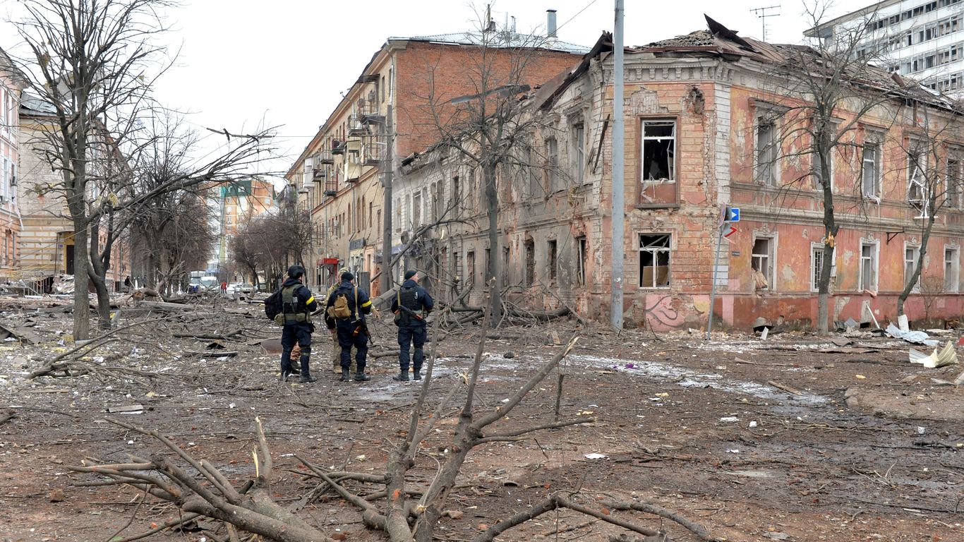 Civilian casualties mount in Mariupol as conditions worsen