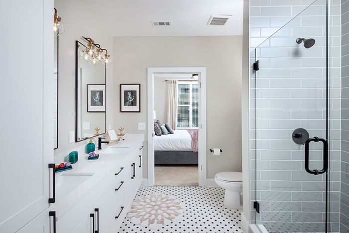 Broadstone QueenCity bath