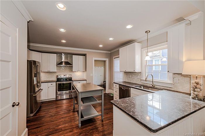 1553 Wilmore Dr kitchen