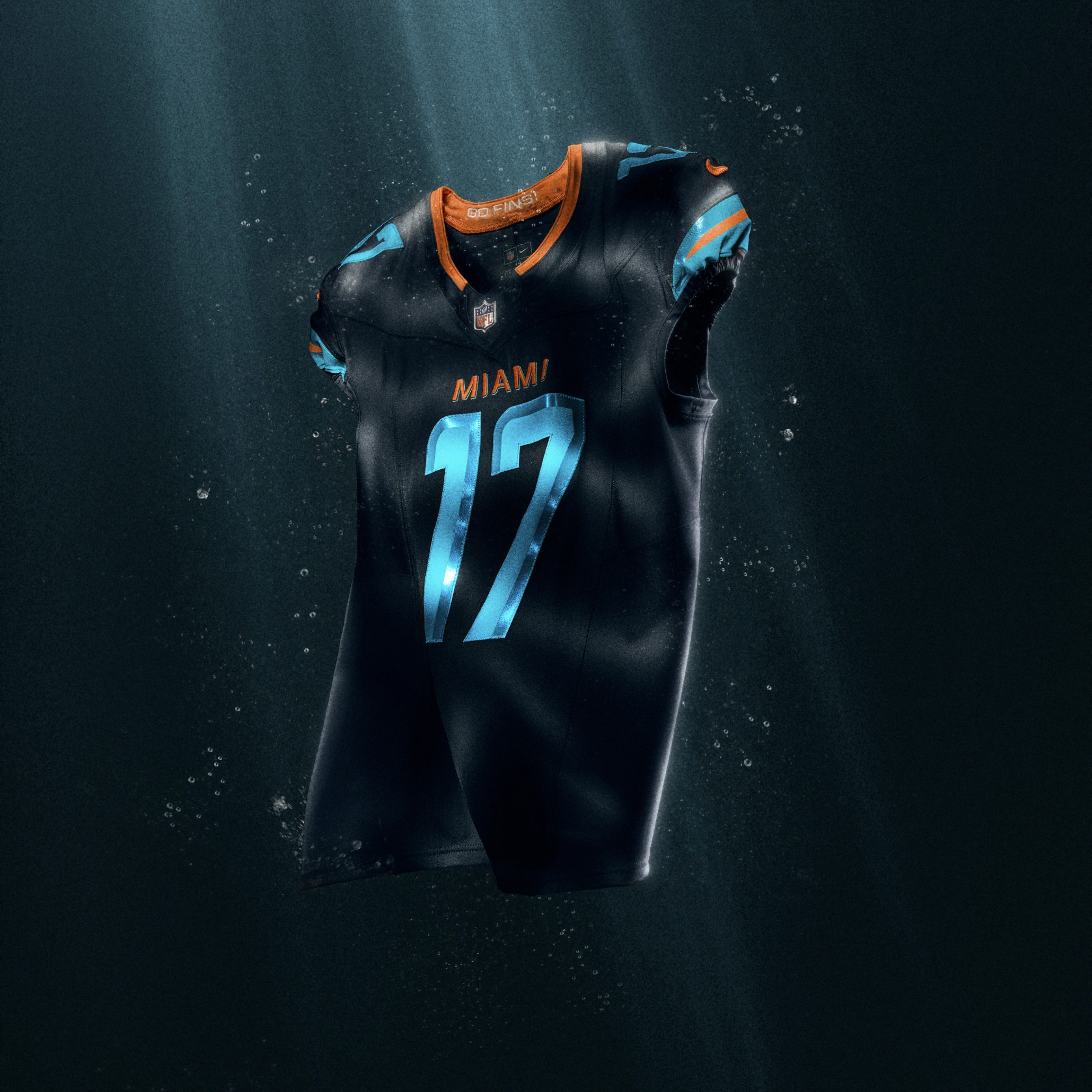 Dolphins unveil new dark blue rivalry jerseys - Axios Miami