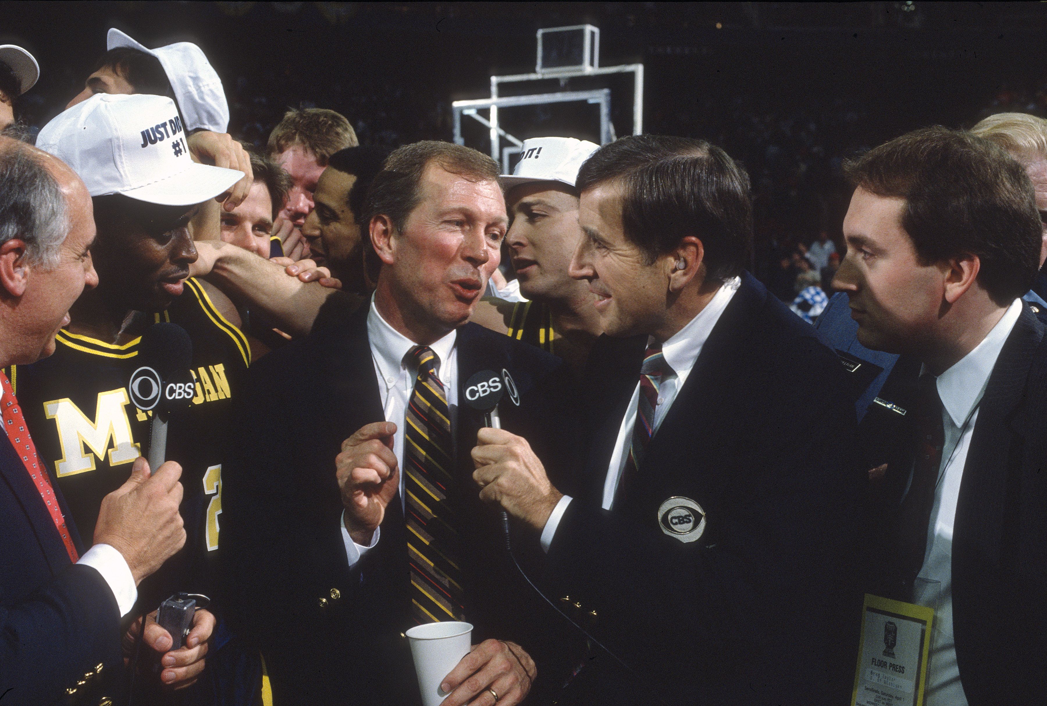 Brent Musburger interviews Michigan coach Steve Fisher