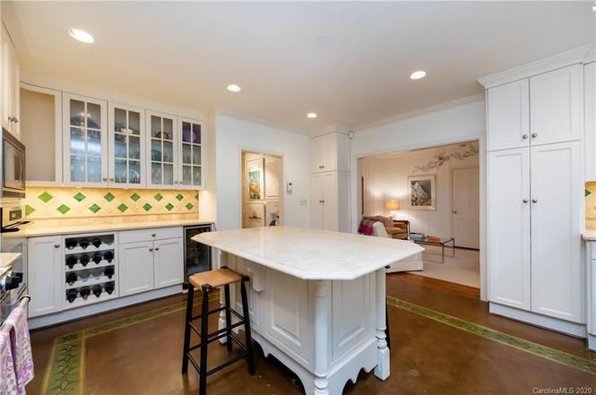 907 Ardsley Rd #1 storage