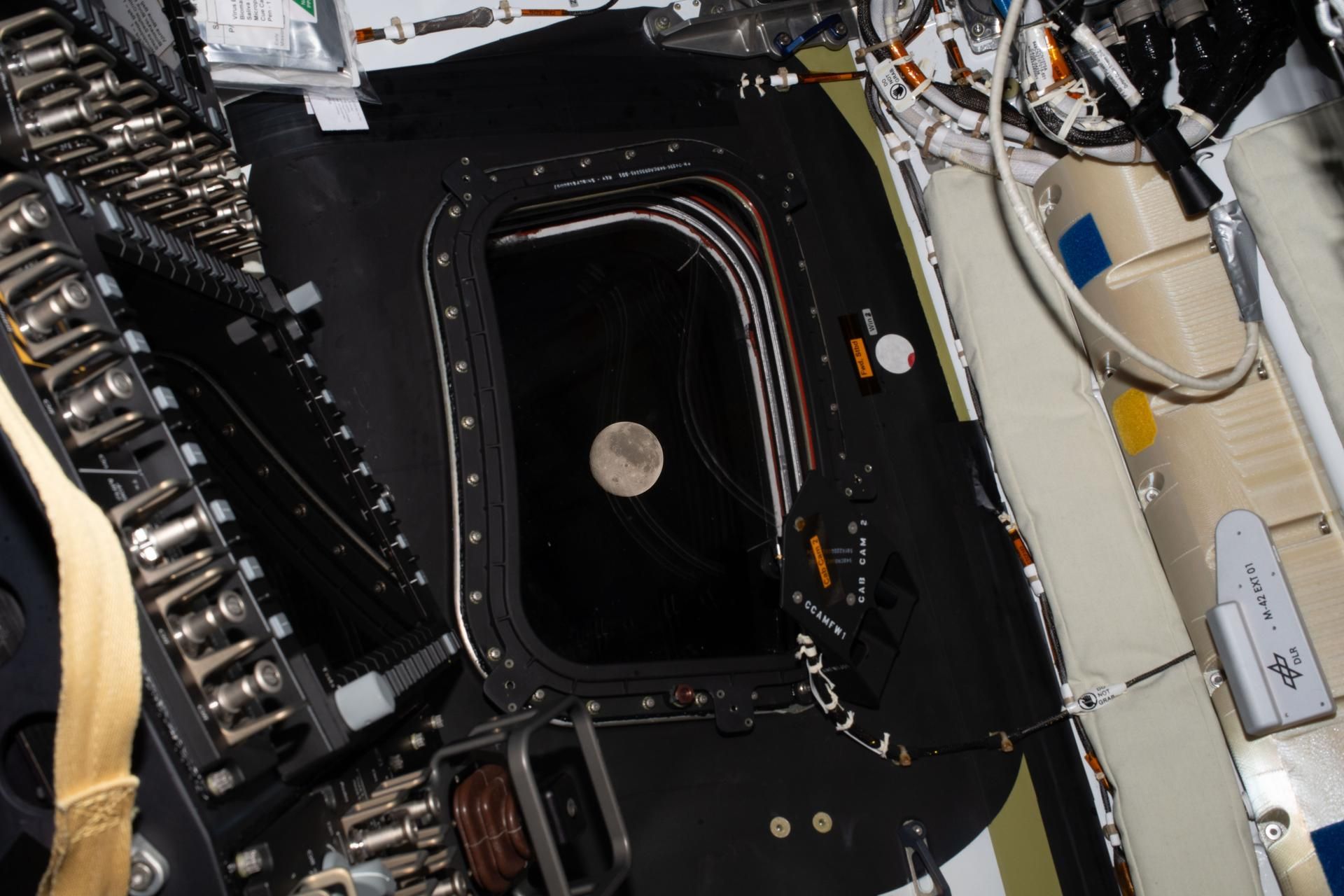 Artemis II in Moon flyby break distance from Earth record held by
