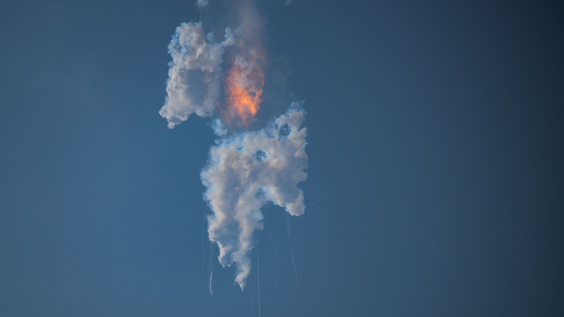 SpaceX's Starship explodes over the Gulf of Mexico