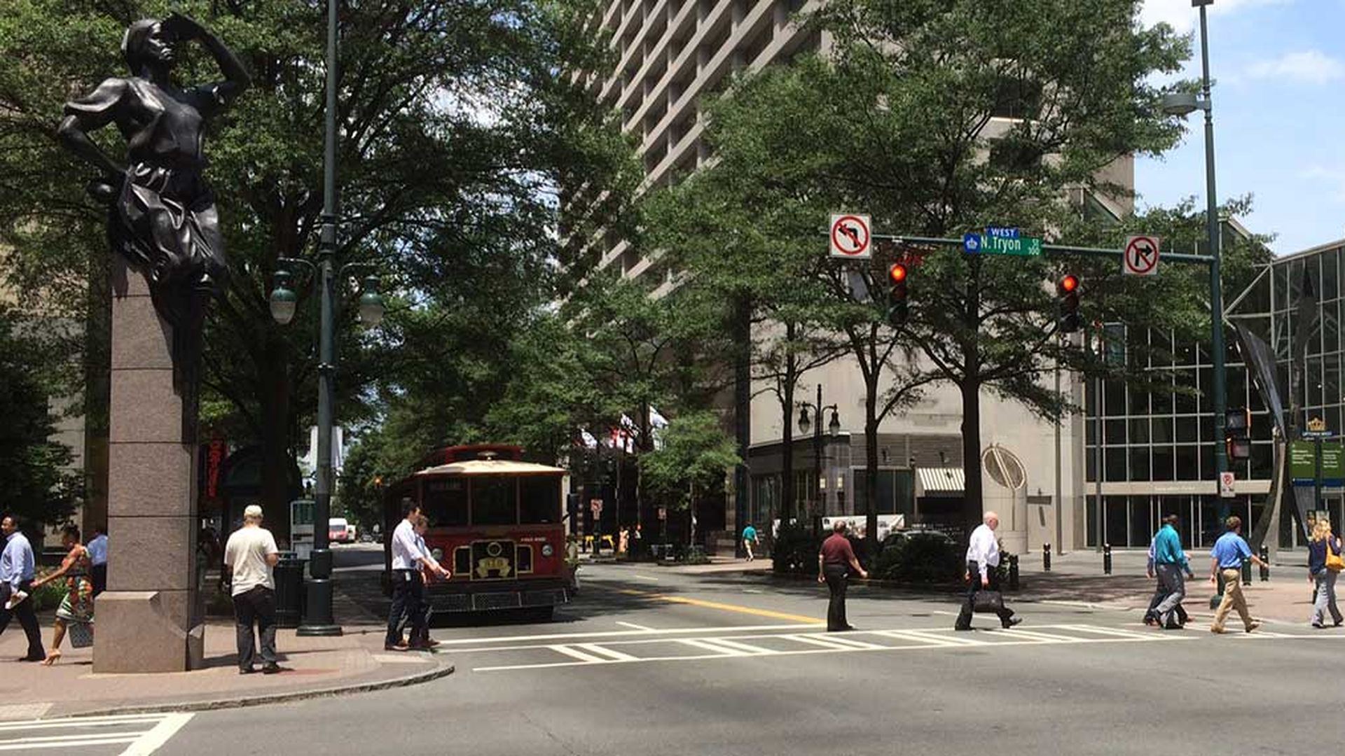 charotte-trade-and-tryon