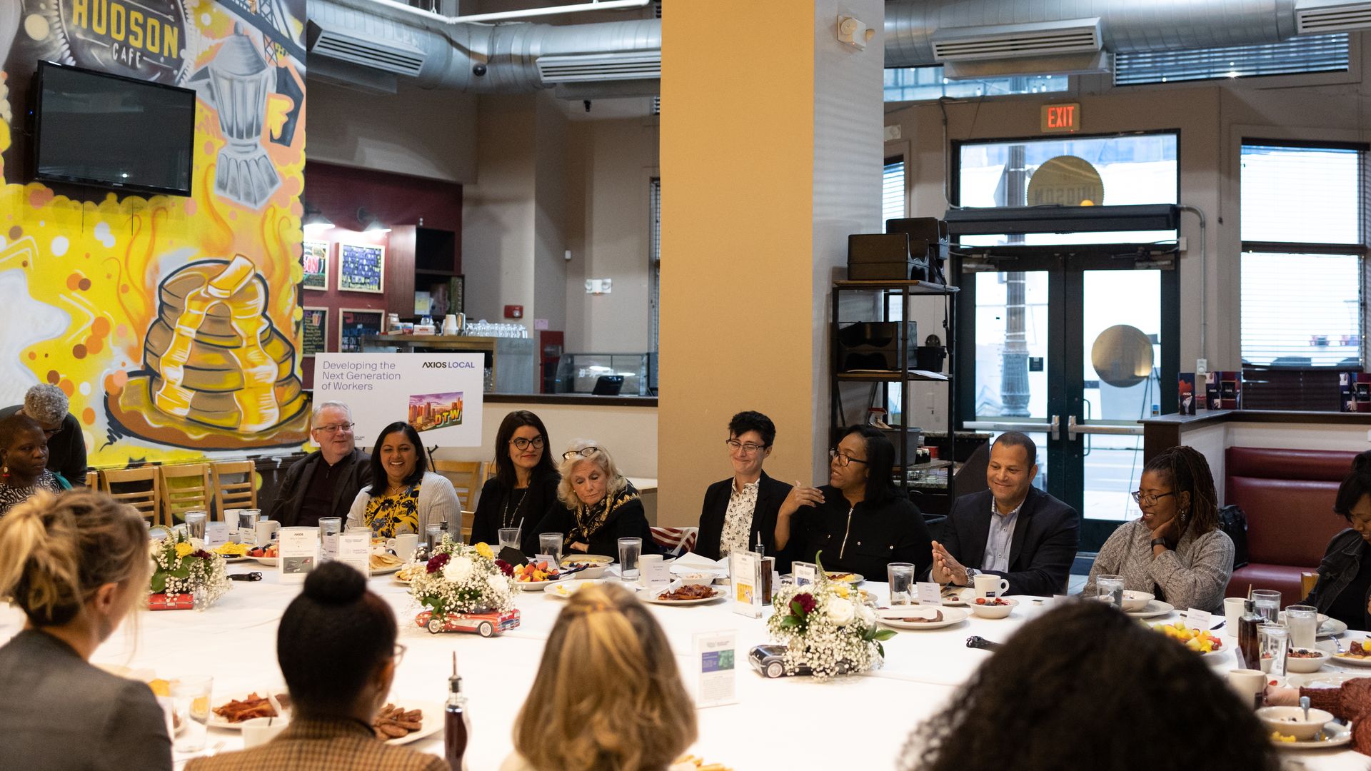 Attendees enjoyed breakfast at the discussion.