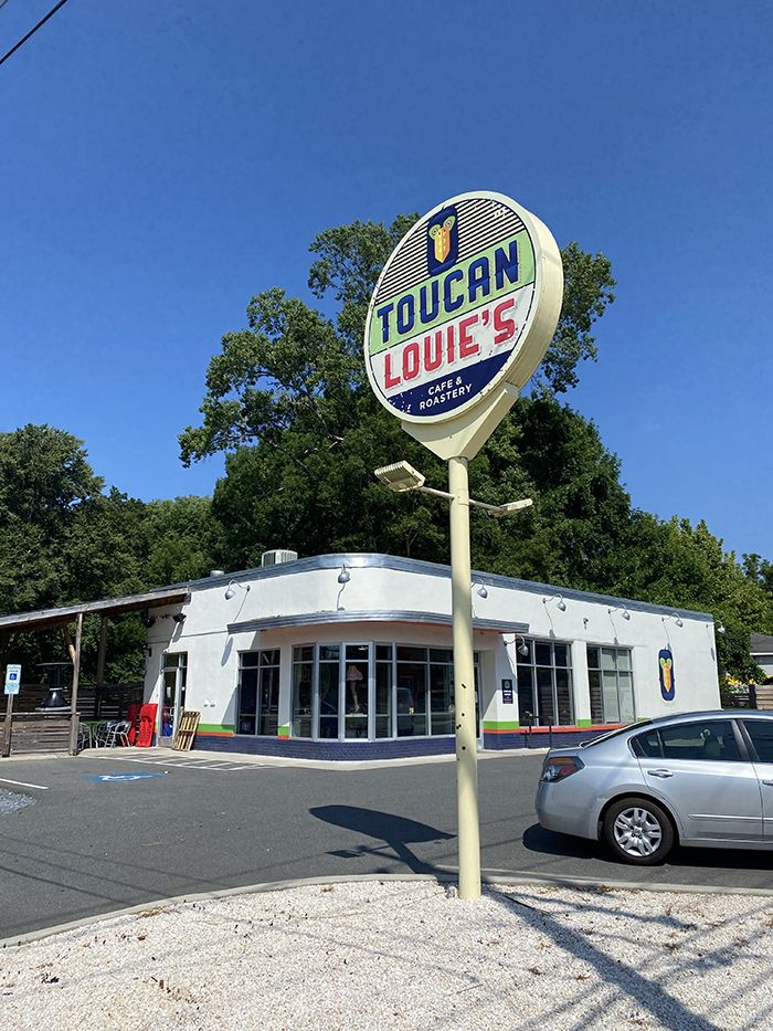 Toucan Louie's, Bun Appetit, Jay Byrd and Maria Caceres, cinnamon buns, Charlotte, bakery