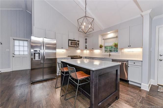 1700 Tamworth Dr kitchen