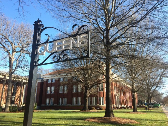 queens_university