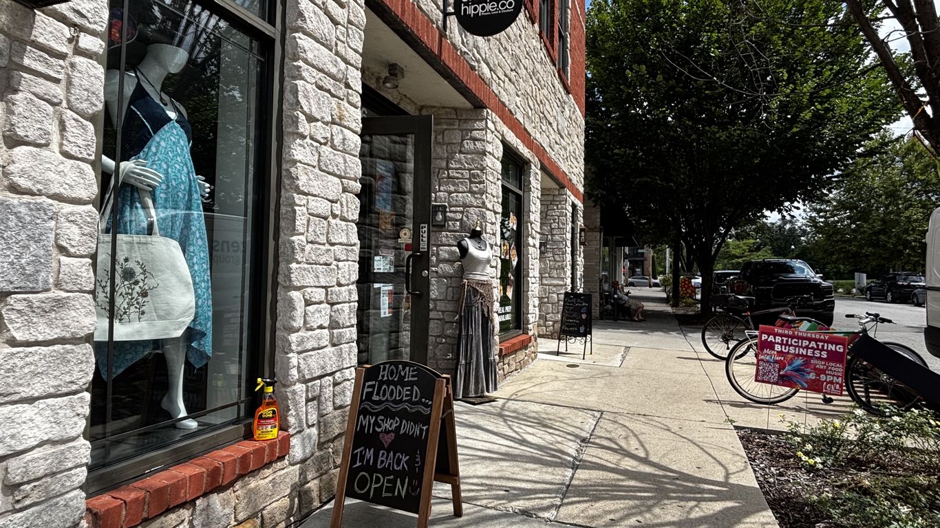 Broad Ripple was spared from the worst flooding, so it rallied for its neighbors.