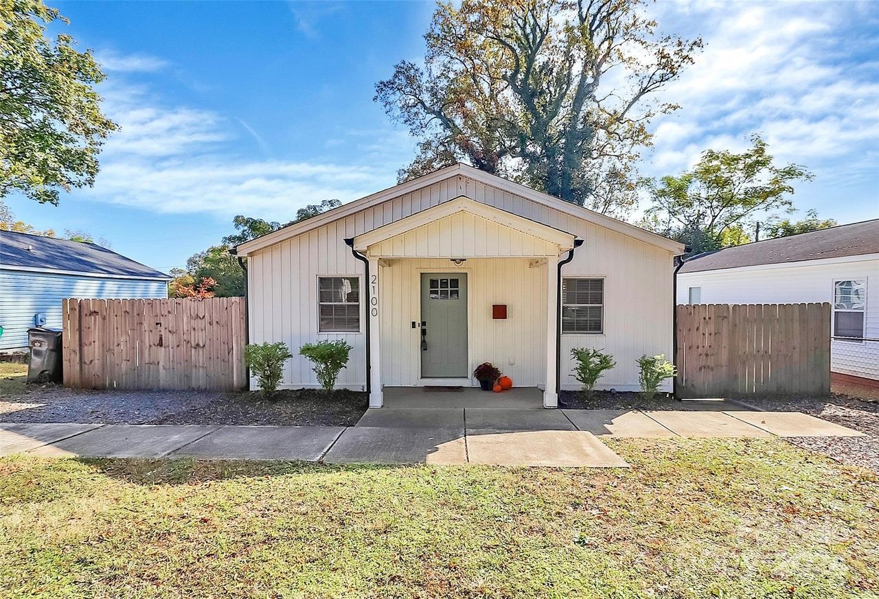 Hot homes for sale in Charlotte staring at $400K