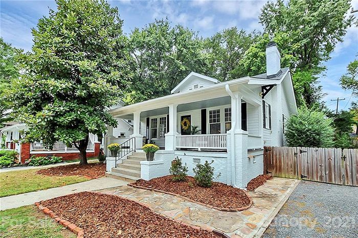 axios charlotte outside