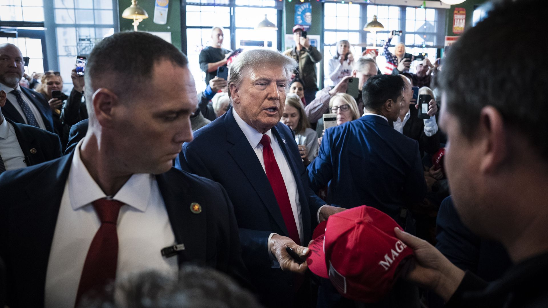 Former President Donald Trump campaigns Saturday in Ankeny, Iowa. Photo: Jabin Botsford/The Washington Post via Getty Images