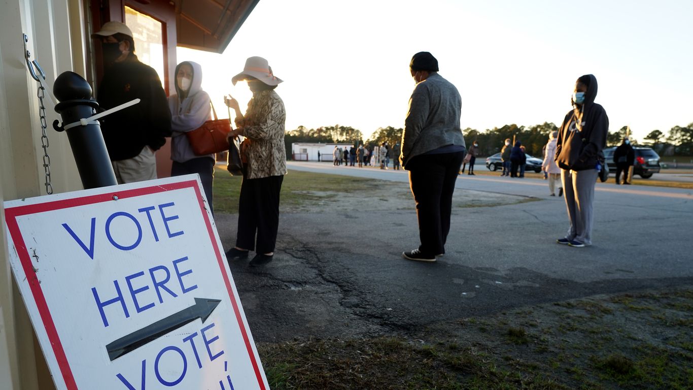 Judge upholds Georgia law prohibiting food, water distribution at polls